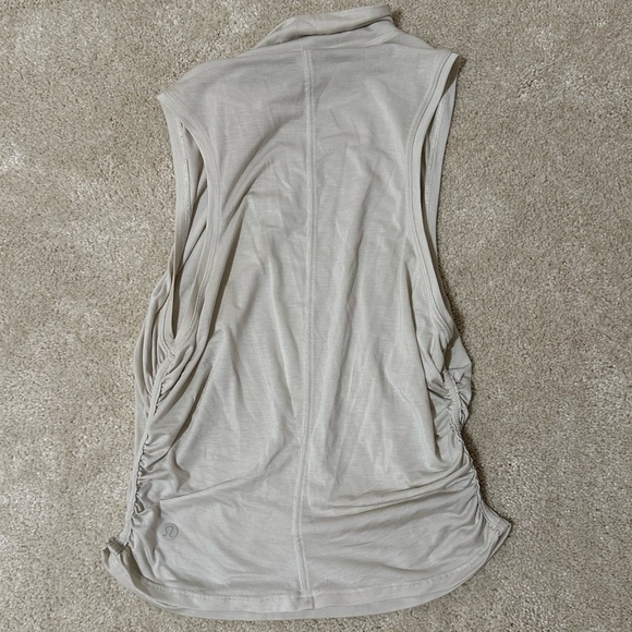 Lululemon tank - Picture 4 of 4